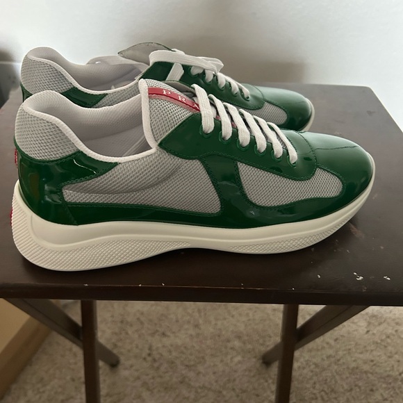 Prada shoes like new worn once and wasn’t worn that long - Picture 4 of 5